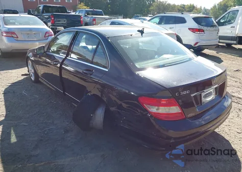 2011 Mercedes-Benz C 300 Luxury 4Matic/Sport 4Matic из США, поврежденный, VIN WDDGF8BB3BR157844